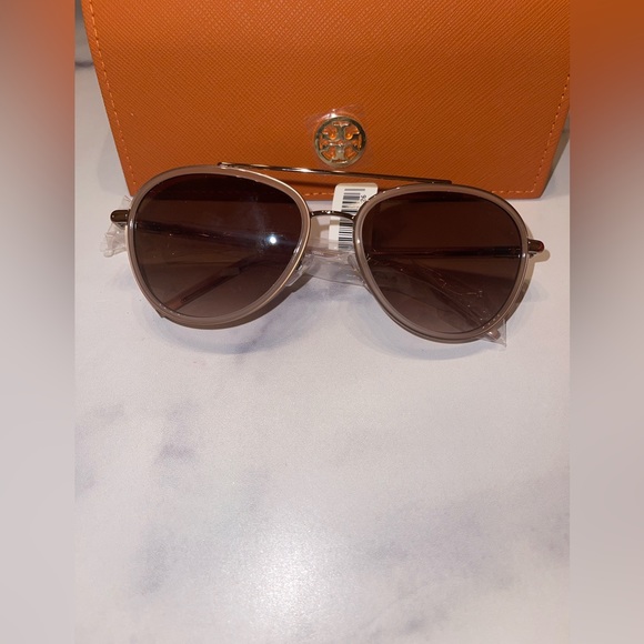 Authentic Tory Burch Sunglasses - Picture 4 of 7